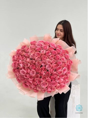 Grand Pink Rose Bouquet with Elegant Wrap
