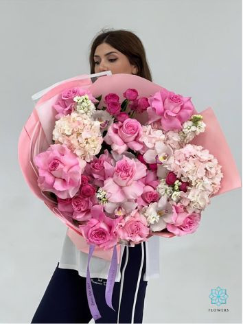 Elegant Pink Roses & Hydrangeas Bouquet